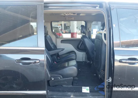 2013 Chrysler Town & Country Touring from USA, damaged, VIN 2C4RC1BG2DR637899